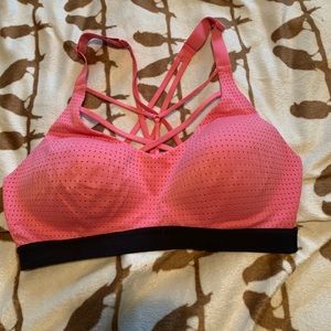 VS lightweight sports bra